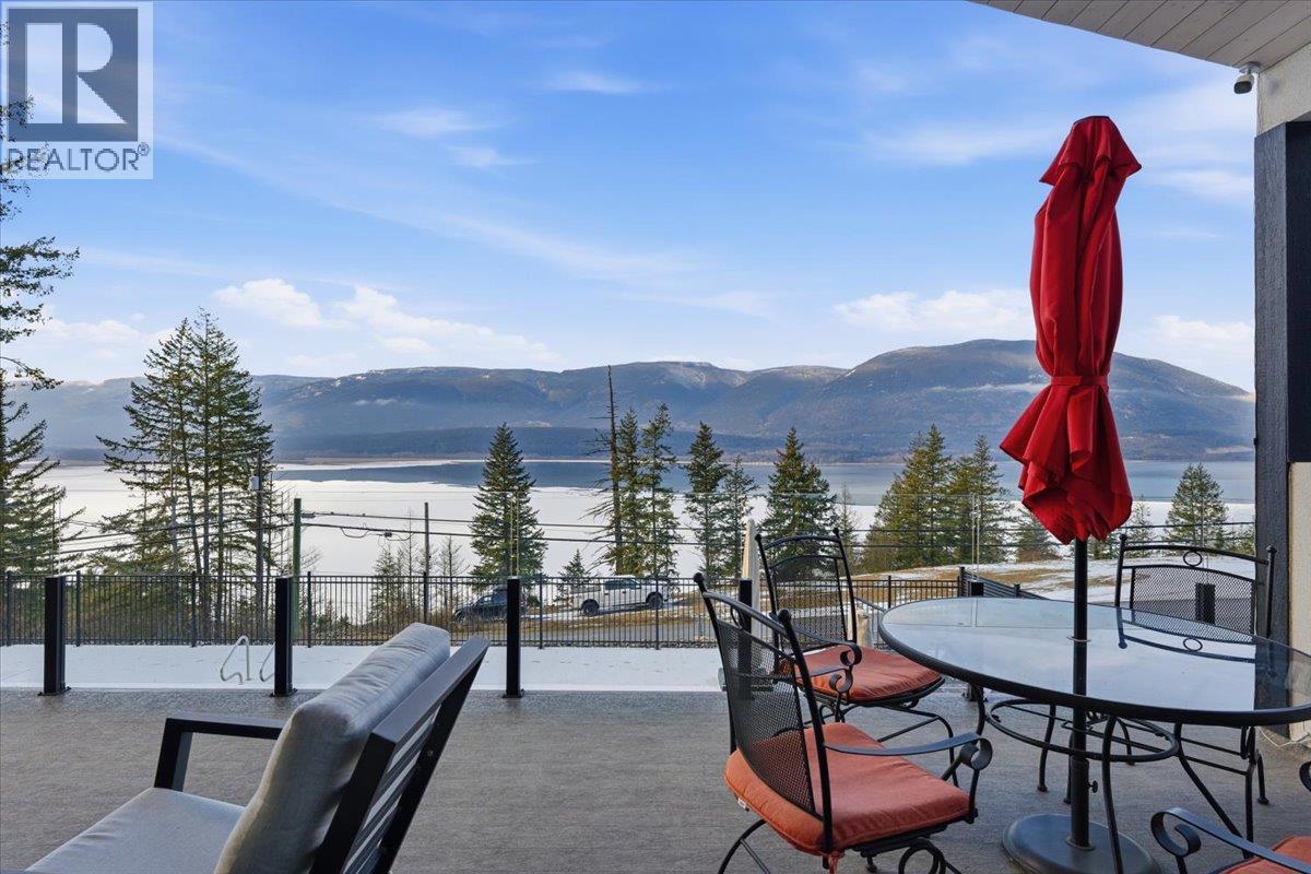 3410 Lakeshore Road Ne, Salmon Arm, British Columbia  V1E 3N4 - Photo 4 - 10373201