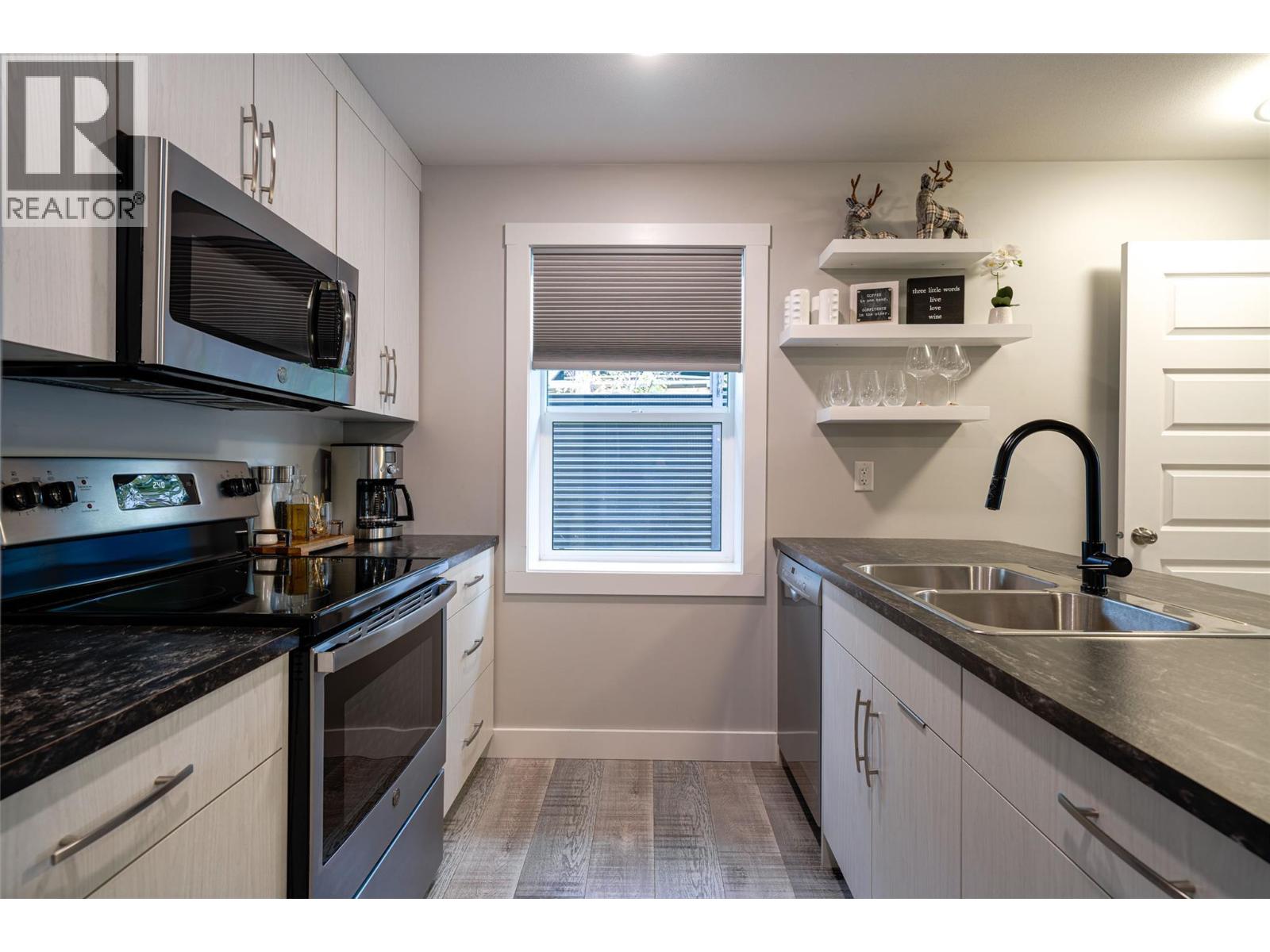 3410 Lakeshore Road Ne, Salmon Arm, British Columbia  V1E 3N4 - Photo 54 - 10373201