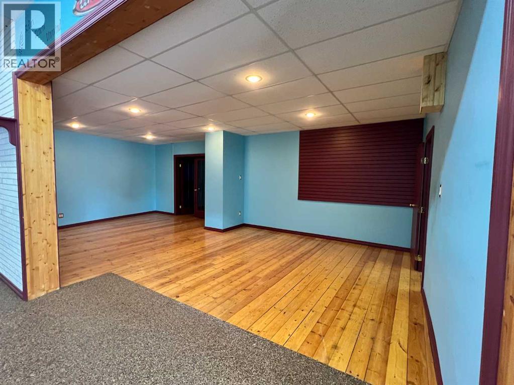 2, 5804 50 Avenue, Red Deer, Alberta  T4N 4C2 - Photo 3 - A2279556