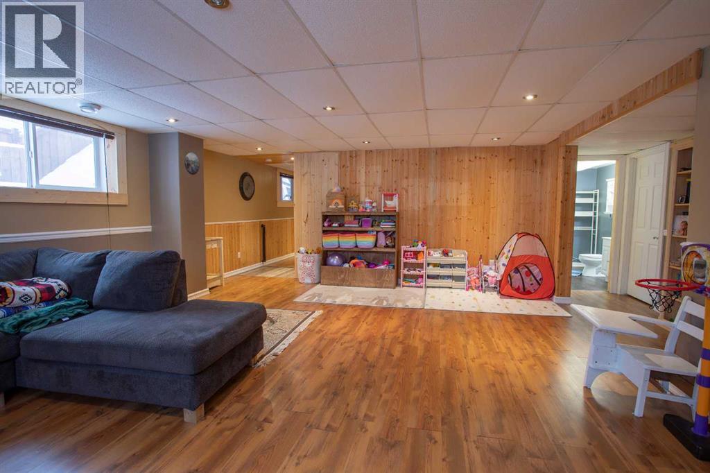 2 Black Spruce Drive, High Level, Alberta  T0H 1Z0 - Photo 30 - A2274355