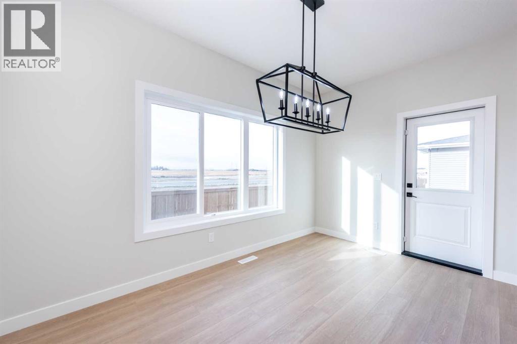 35 Waterford Street, Chestermere, Alberta  T1X 2Z6 - Photo 6 - A2270297