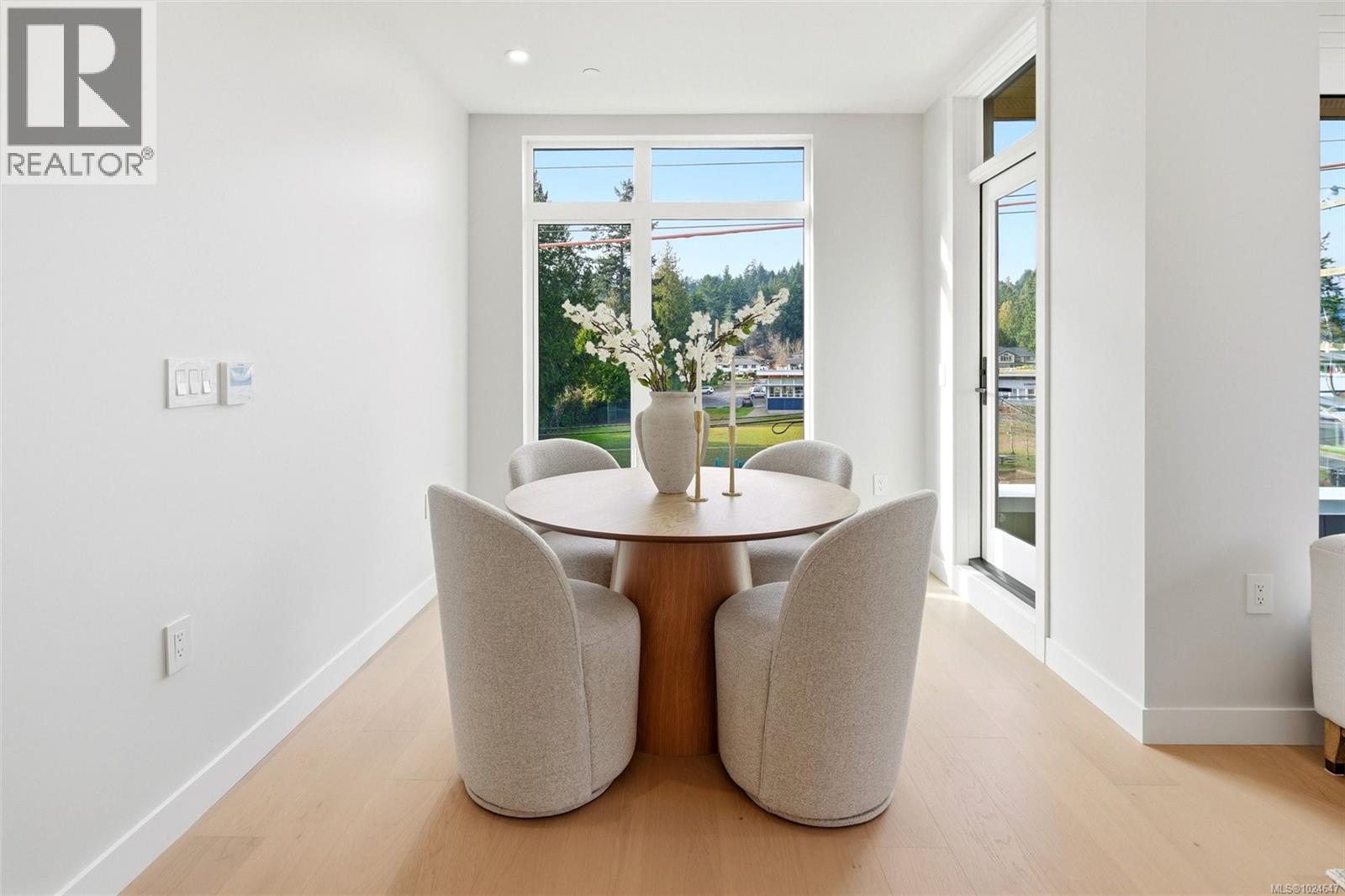 306 5229 Cordova Bay Rd, Saanich, British Columbia V8Y 2L1 - Photo 14 - 1024647