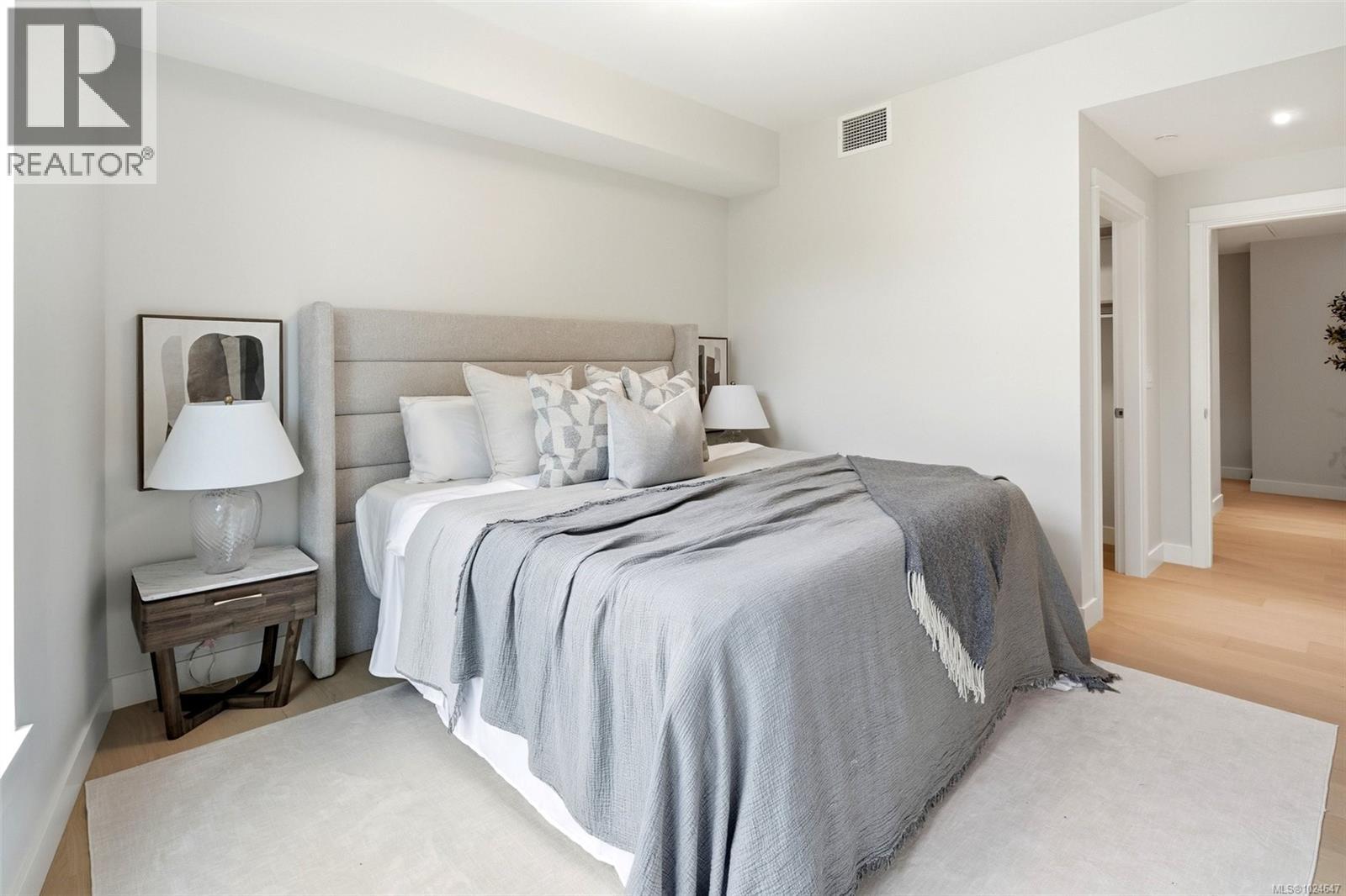 306 5229 Cordova Bay Rd, Saanich, British Columbia V8Y 2L1 - Photo 18 - 1024647