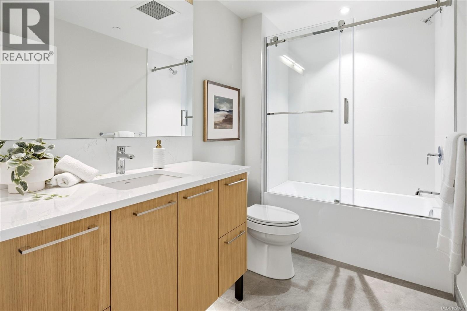 306 5229 Cordova Bay Rd, Saanich, British Columbia V8Y 2L1 - Photo 23 - 1024647