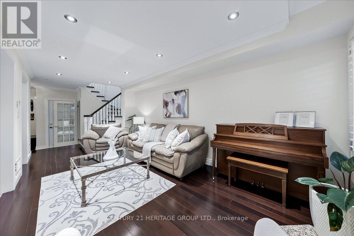 23 Long Point Drive, Richmond Hill, Ontario  L4E 3W9 - Photo 12 - N12740178