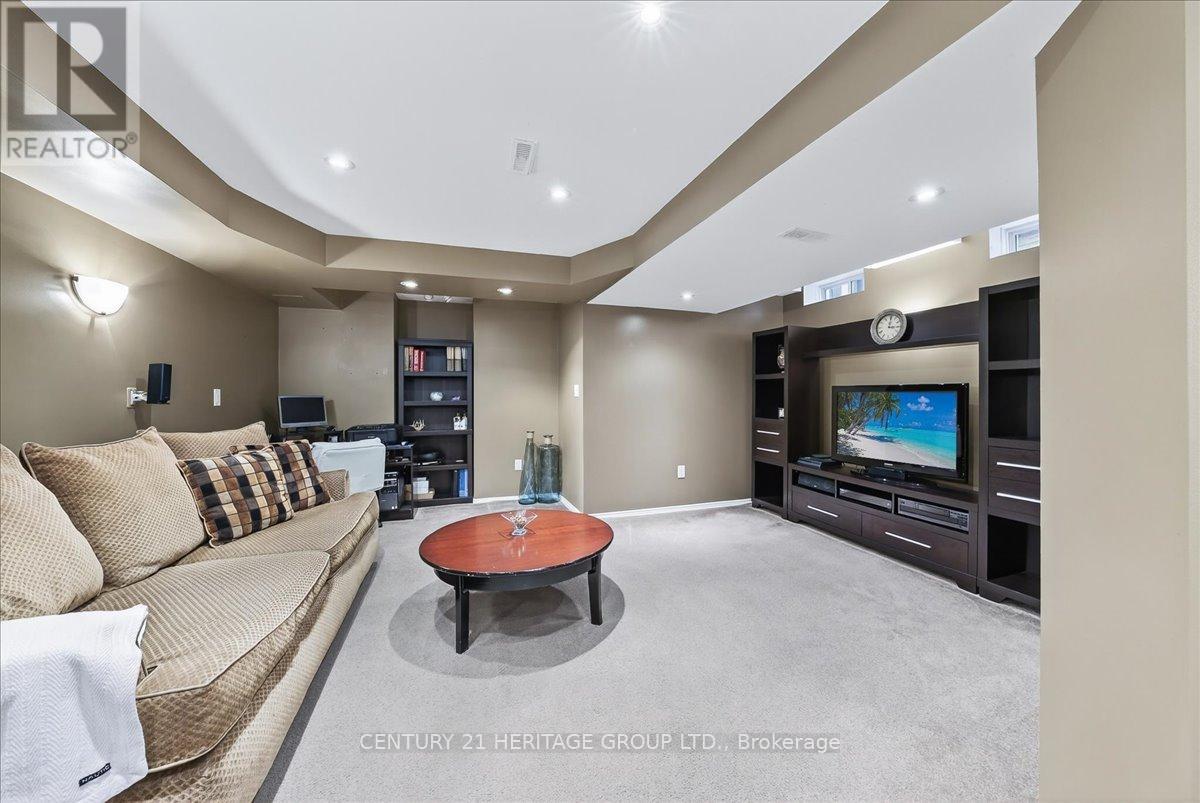 23 Long Point Drive, Richmond Hill, Ontario  L4E 3W9 - Photo 32 - N12740178