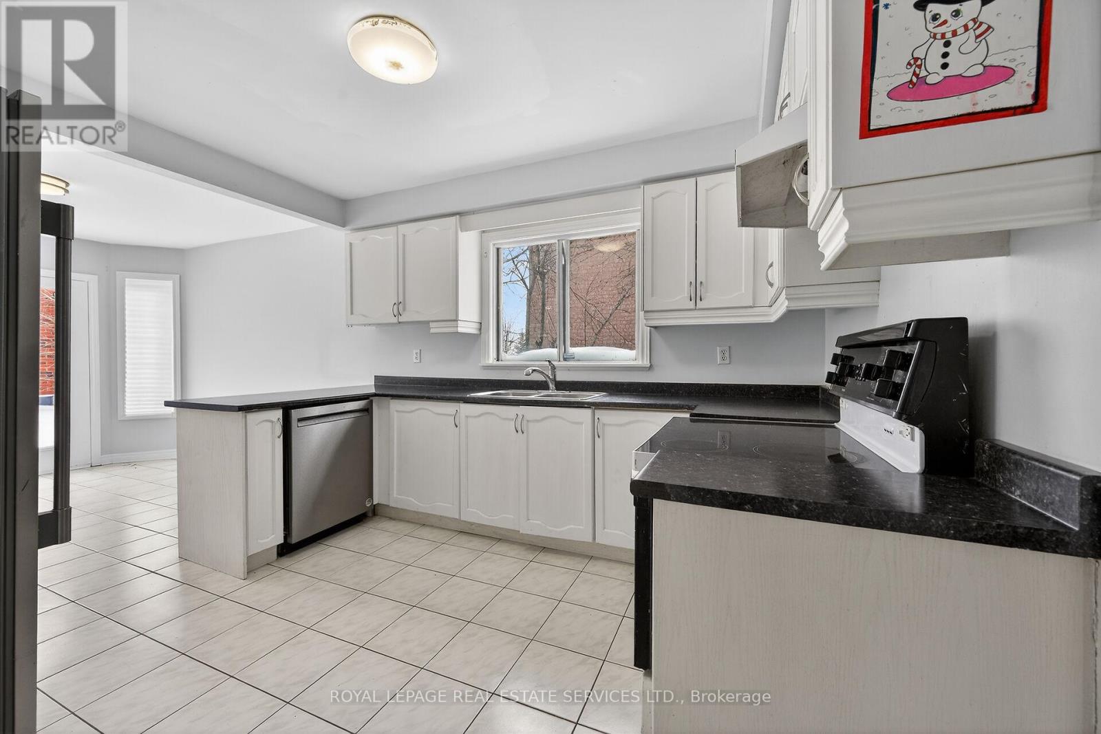 104 Inverhuron Trail, Oakville, Ontario  L6H 5Z4 - Photo 10 - W12629394