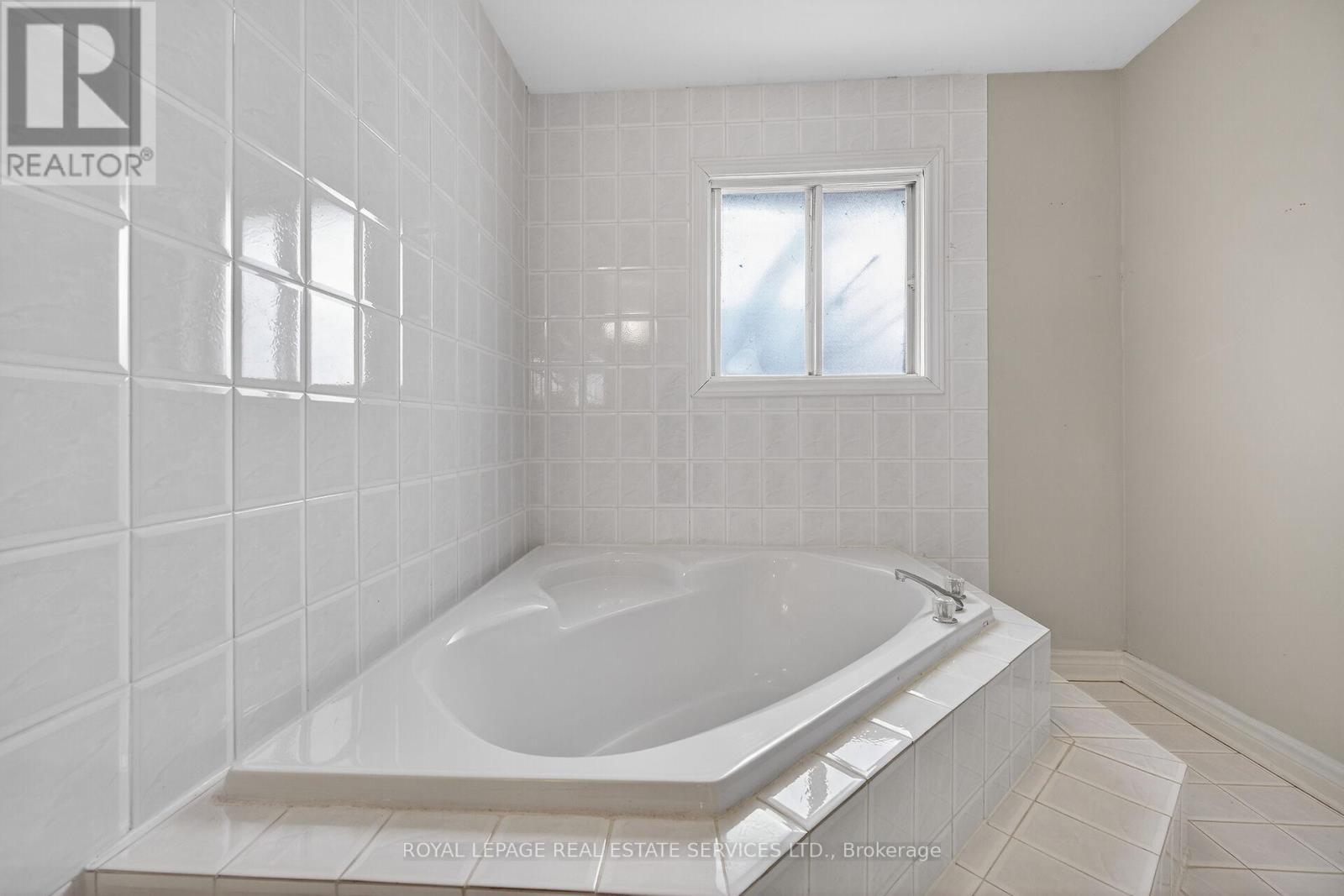 104 Inverhuron Trail, Oakville, Ontario  L6H 5Z4 - Photo 19 - W12629394