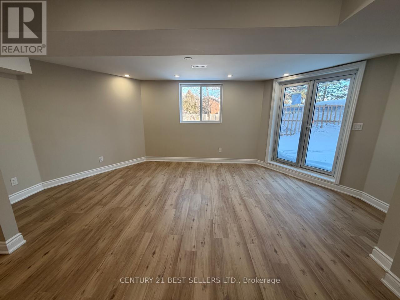 4423 Glen Erin Drive, Mississauga, Ontario  L5M 4G4 - Photo 3 - W12724128