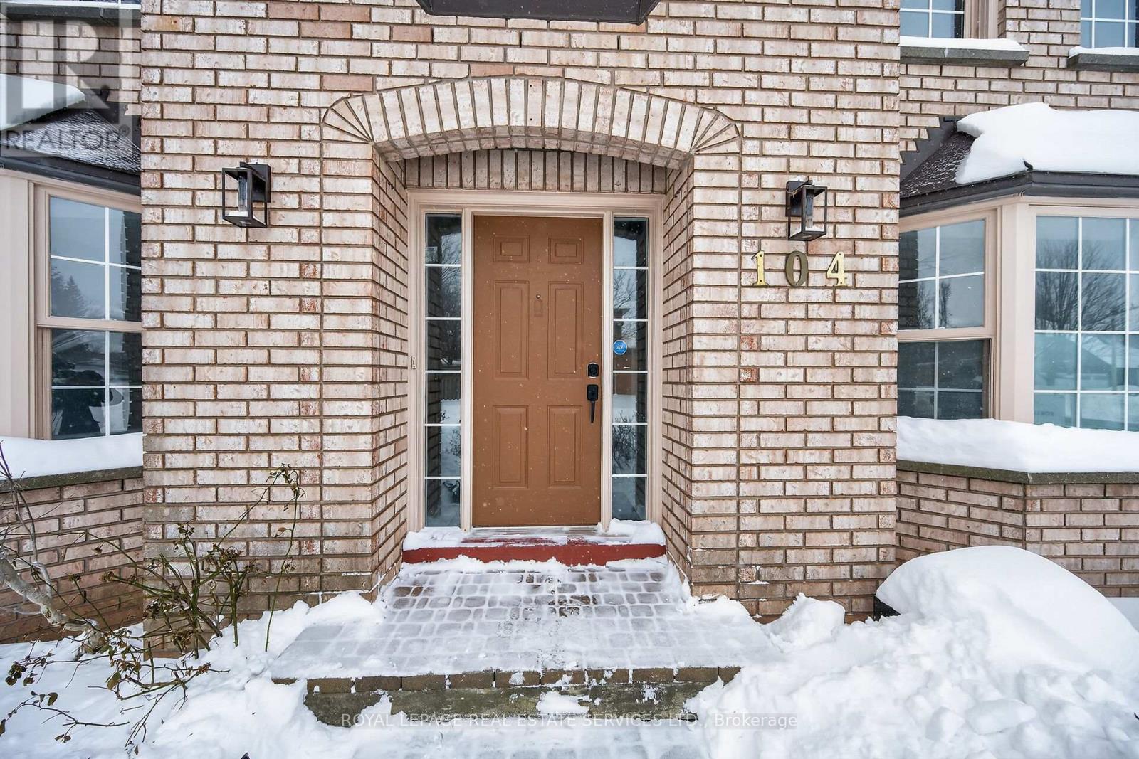 104 Inverhuron Trail, Oakville, Ontario  L6H 5Z4 - Photo 3 - W12629394