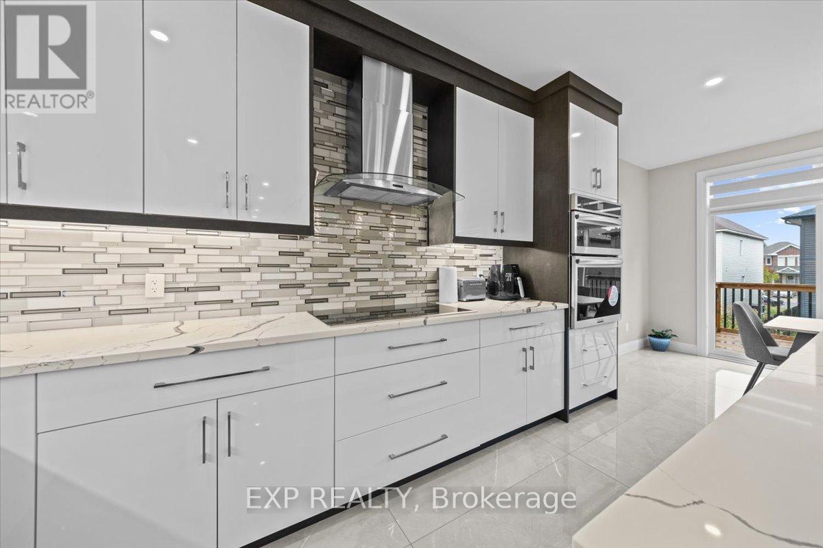 348 Abbeydale Circle, Ottawa, Ontario  K2K 0E9 - Photo 12 - X12662442