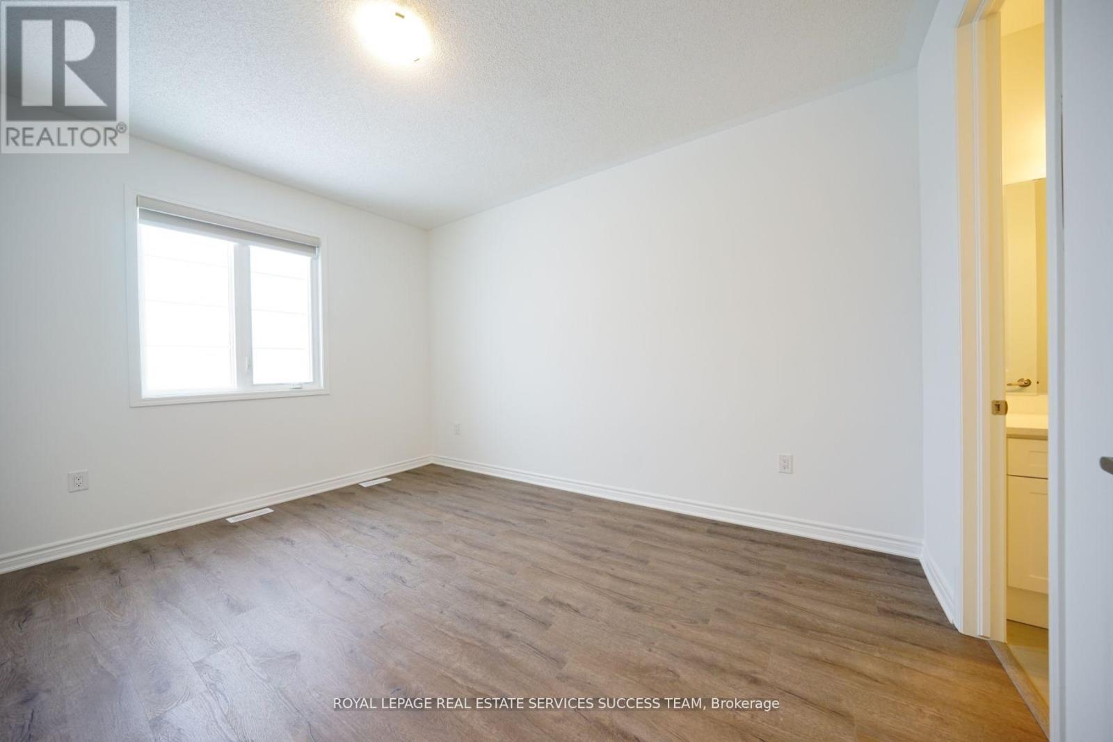 1327 Copley Court, Milton, Ontario  L9E 2E6 - Photo 11 - W12740110