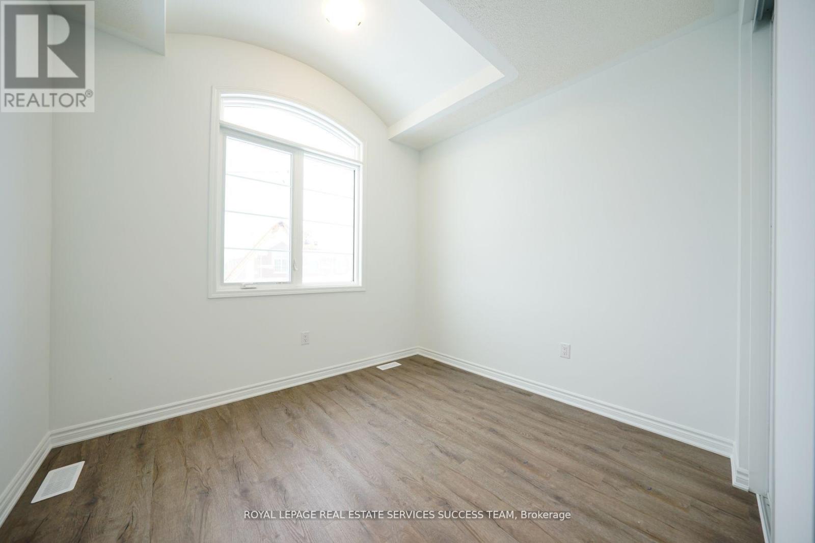 1327 Copley Court, Milton, Ontario  L9E 2E6 - Photo 16 - W12740110