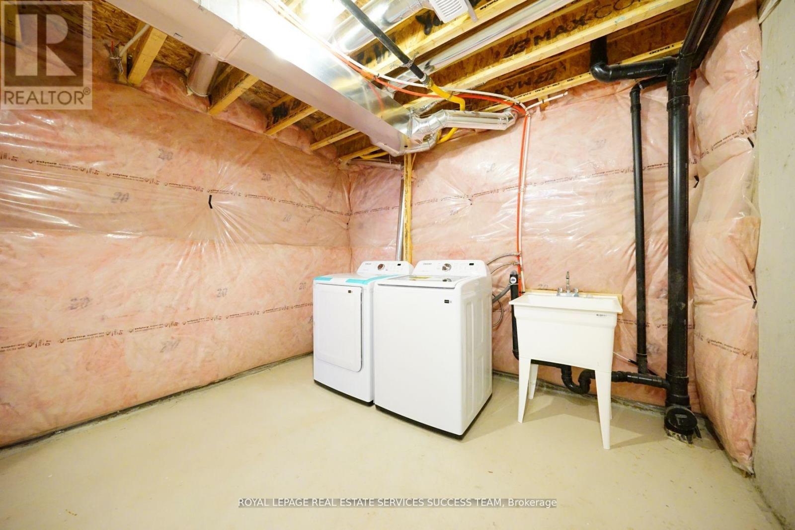 1327 Copley Court, Milton, Ontario  L9E 2E6 - Photo 18 - W12740110