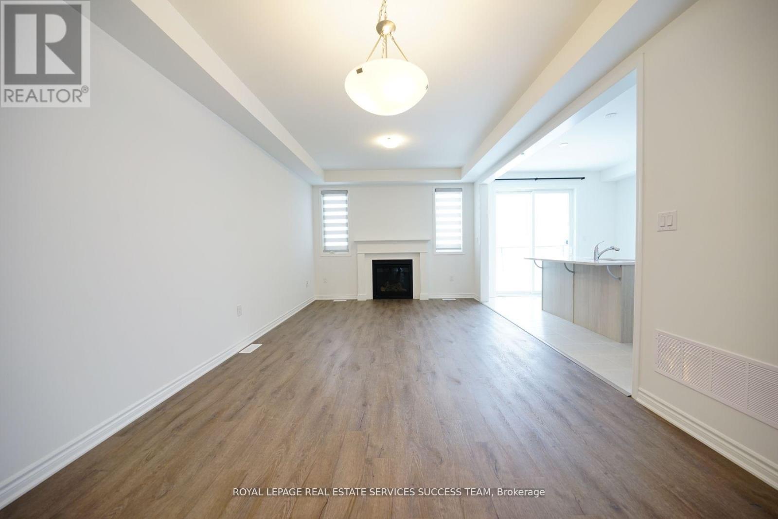 1327 Copley Court, Milton, Ontario  L9E 2E6 - Photo 7 - W12740110