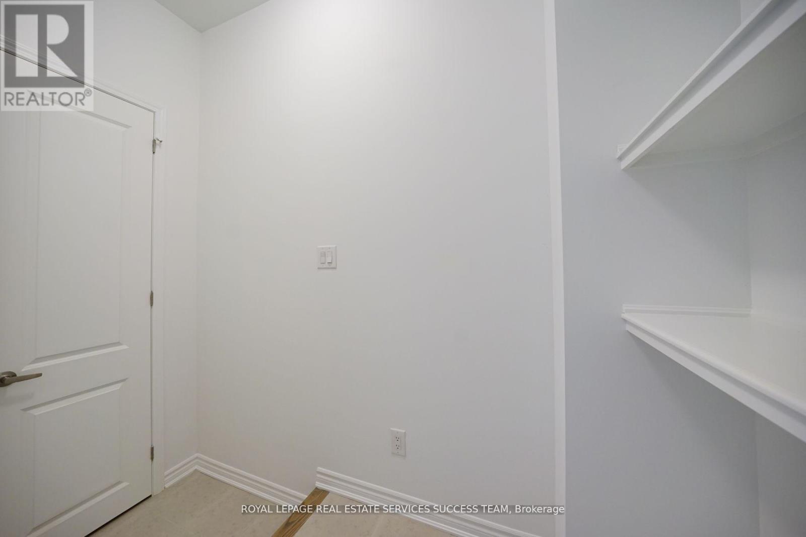 1327 Copley Court, Milton, Ontario  L9E 2E6 - Photo 8 - W12740110