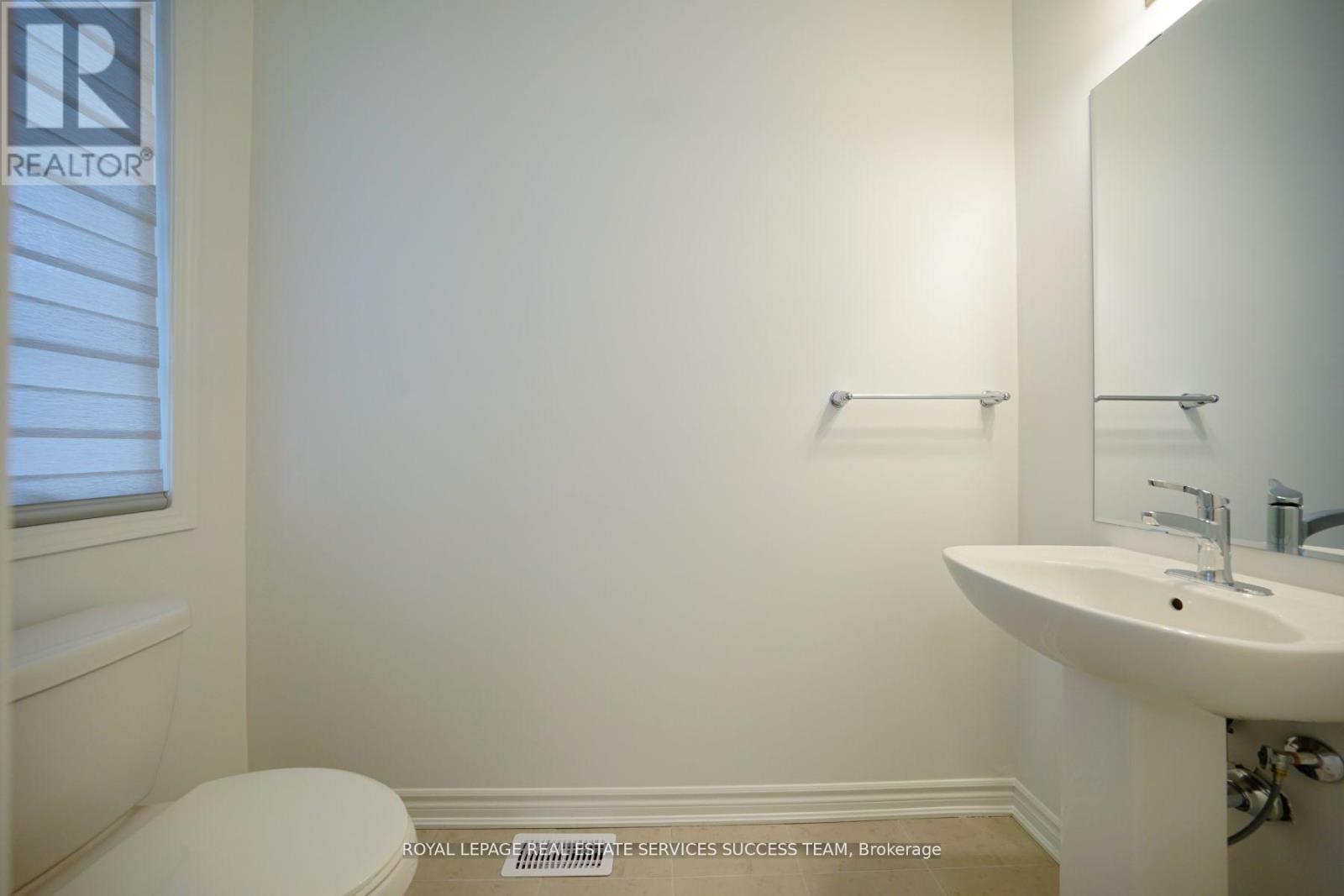 1327 Copley Court, Milton, Ontario  L9E 2E6 - Photo 9 - W12740110