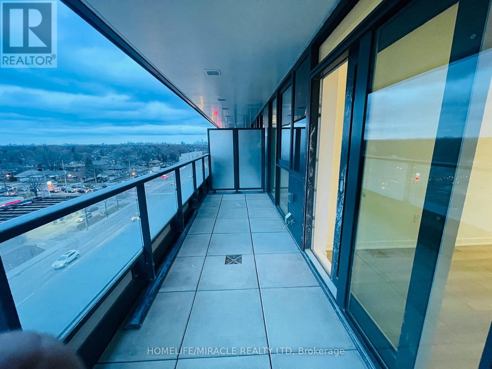 628 - 1007 The Queensway, Toronto, Ontario  M8Z 0H4 - Photo 5 - W12740118