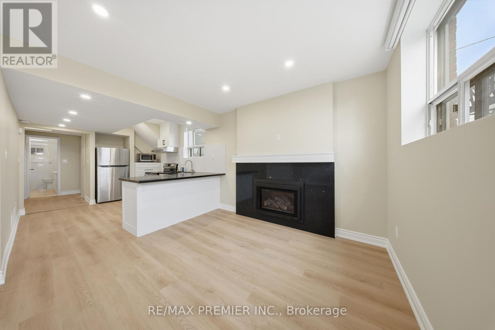 46 Samba Drive, Toronto, Ontario  M9M 2N1 - Photo 11 - W12740146