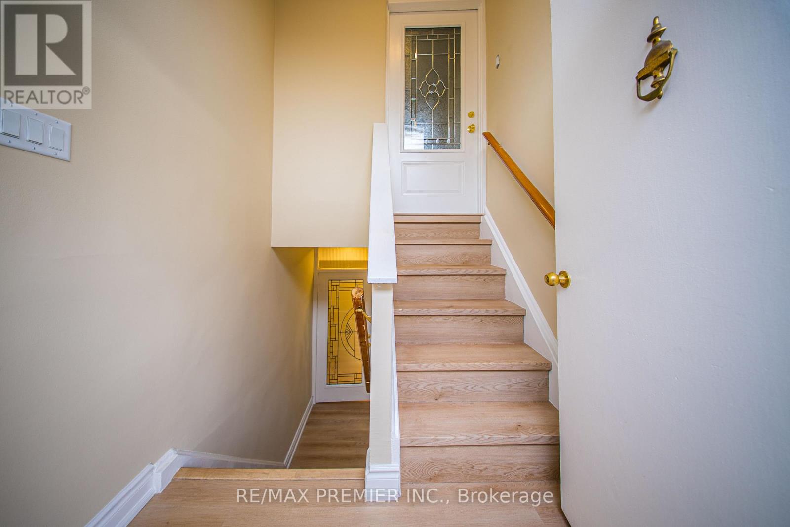 46 Samba Drive, Toronto, Ontario  M9M 2N1 - Photo 5 - W12740146