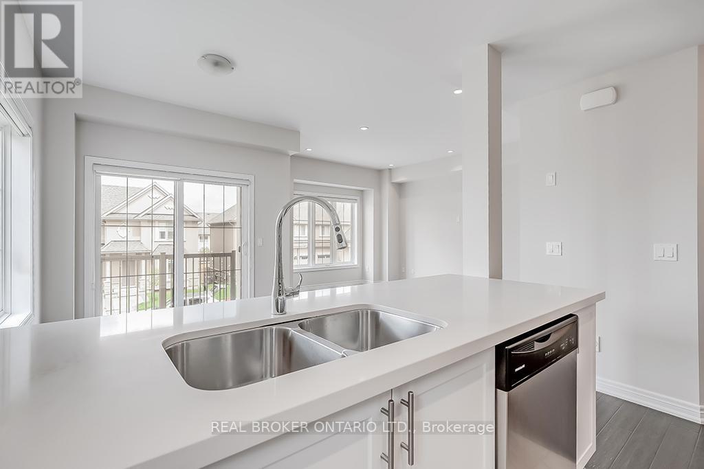 2305 Natasha Circle, Oakville, Ontario  L6M 1P2 - Photo 13 - W12740174