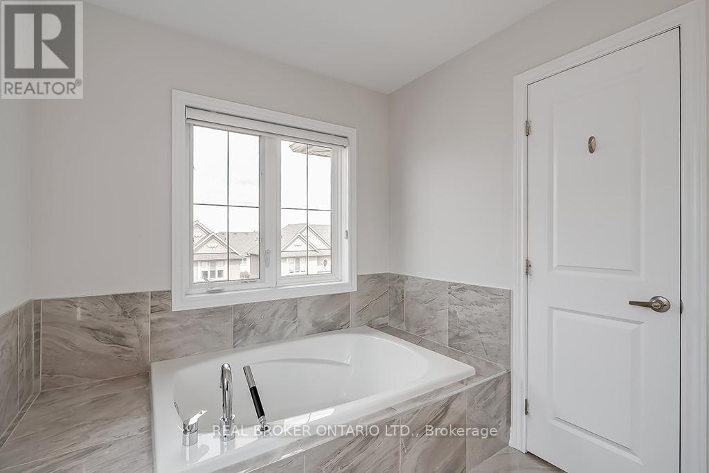 2305 Natasha Circle, Oakville, Ontario  L6M 1P2 - Photo 20 - W12740174