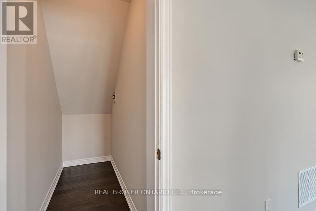 2305 Natasha Circle, Oakville, Ontario  L6M 1P2 - Photo 22 - W12740174