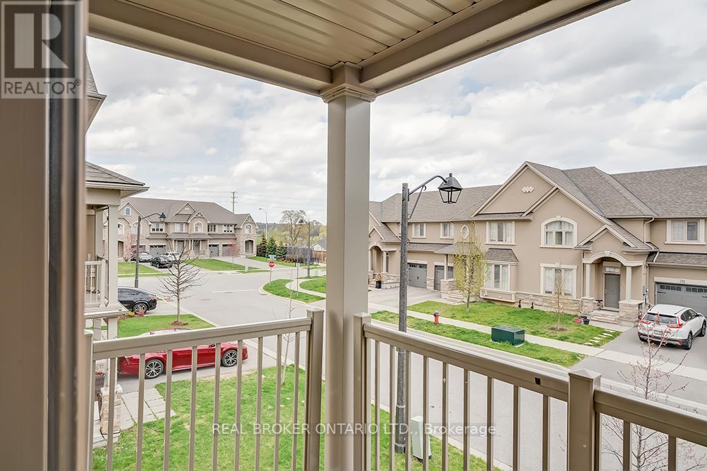 2305 Natasha Circle, Oakville, Ontario  L6M 1P2 - Photo 23 - W12740174