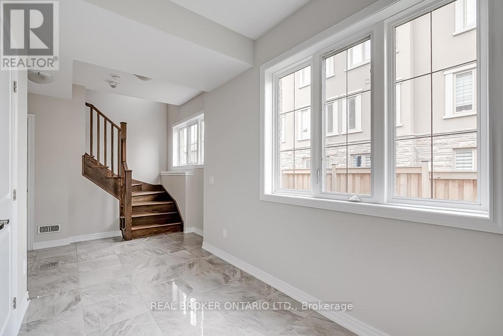 2305 Natasha Circle, Oakville, Ontario  L6M 1P2 - Photo 4 - W12740174