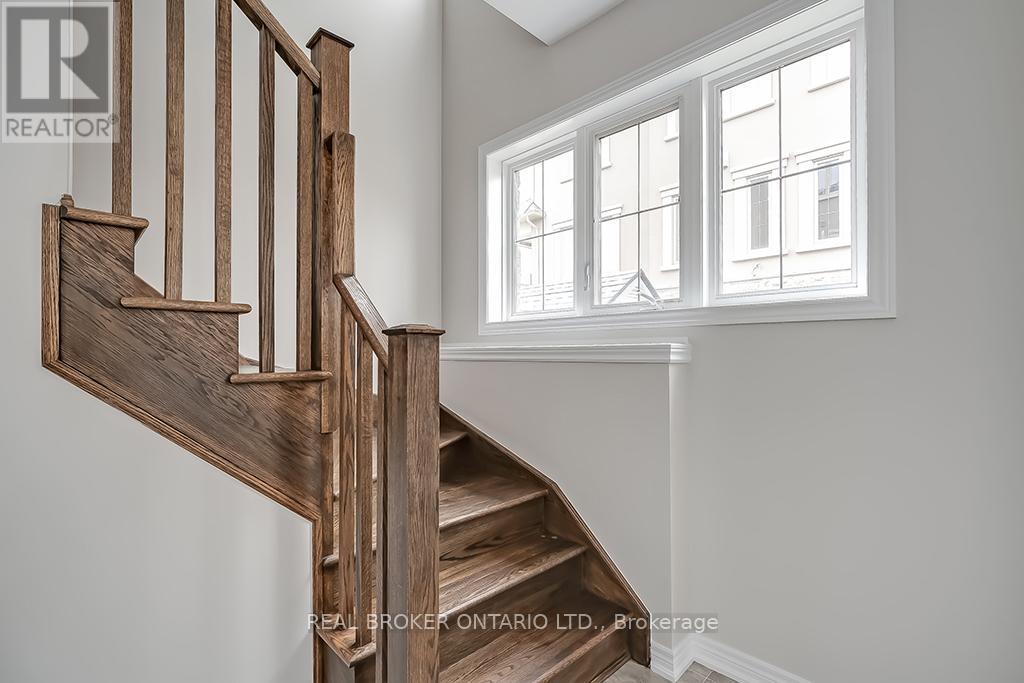 2305 Natasha Circle, Oakville, Ontario  L6M 1P2 - Photo 7 - W12740174