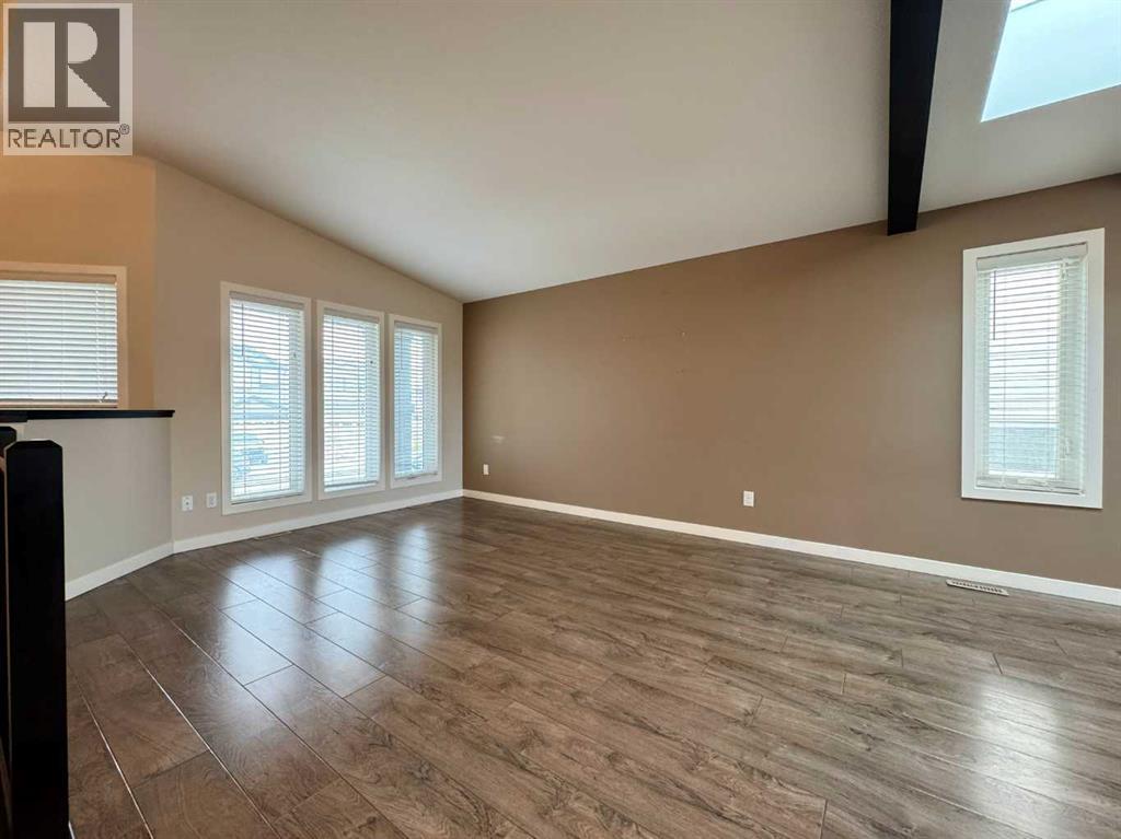 317 Moonlight Way W, Lethbridge, Alberta  T1J 5J8 - Photo 7 - A2270942