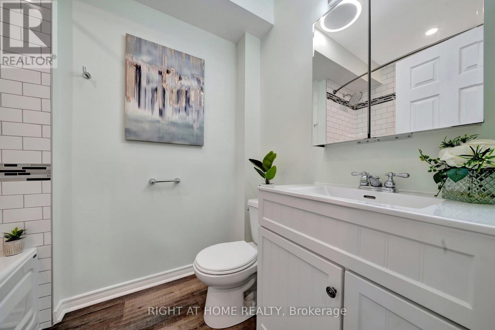 Main - 228 Mary Street, Hamilton, Ontario  L8L 4W1 - Photo 13 - X12740112