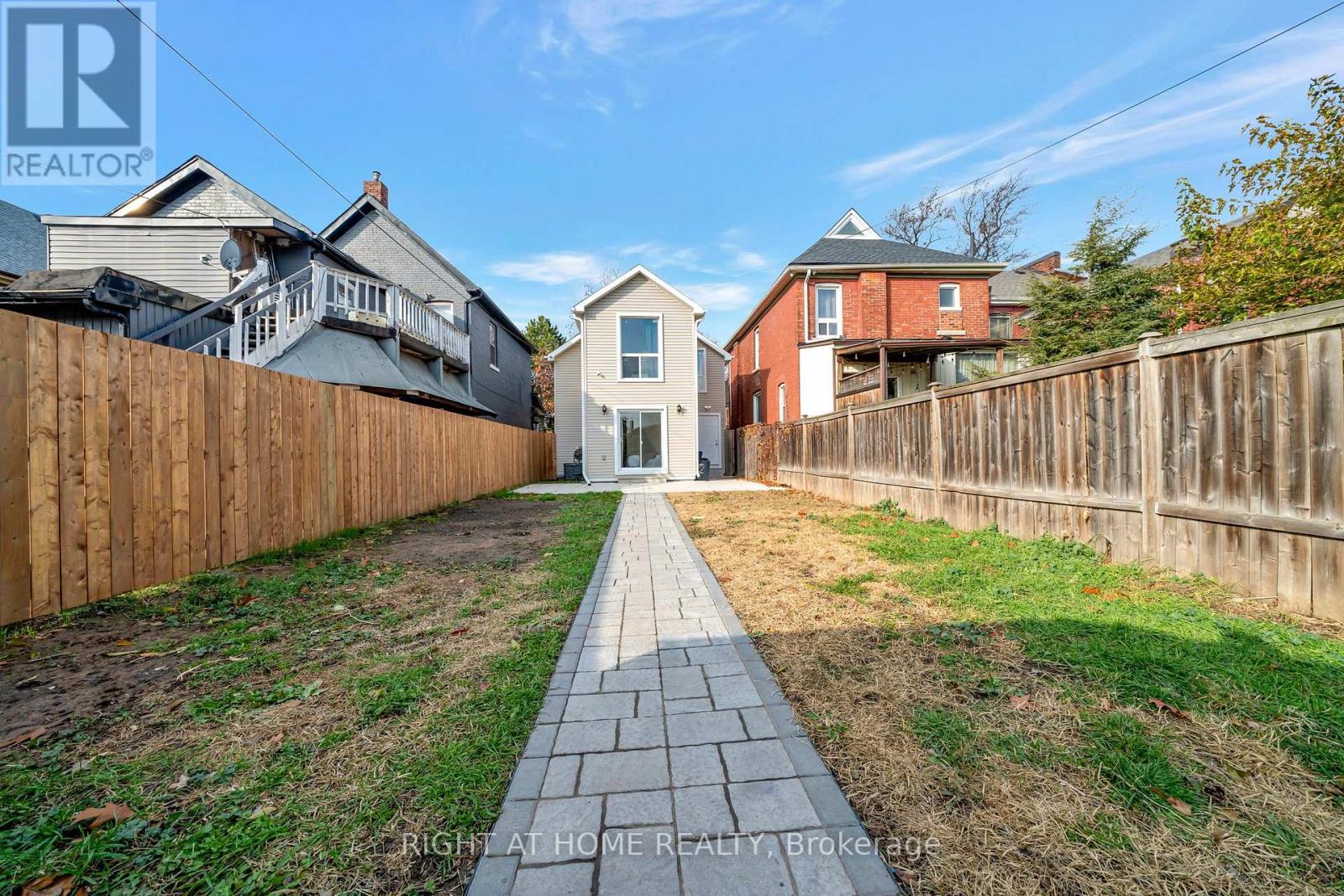 Main - 228 Mary Street, Hamilton, Ontario  L8L 4W1 - Photo 19 - X12740112