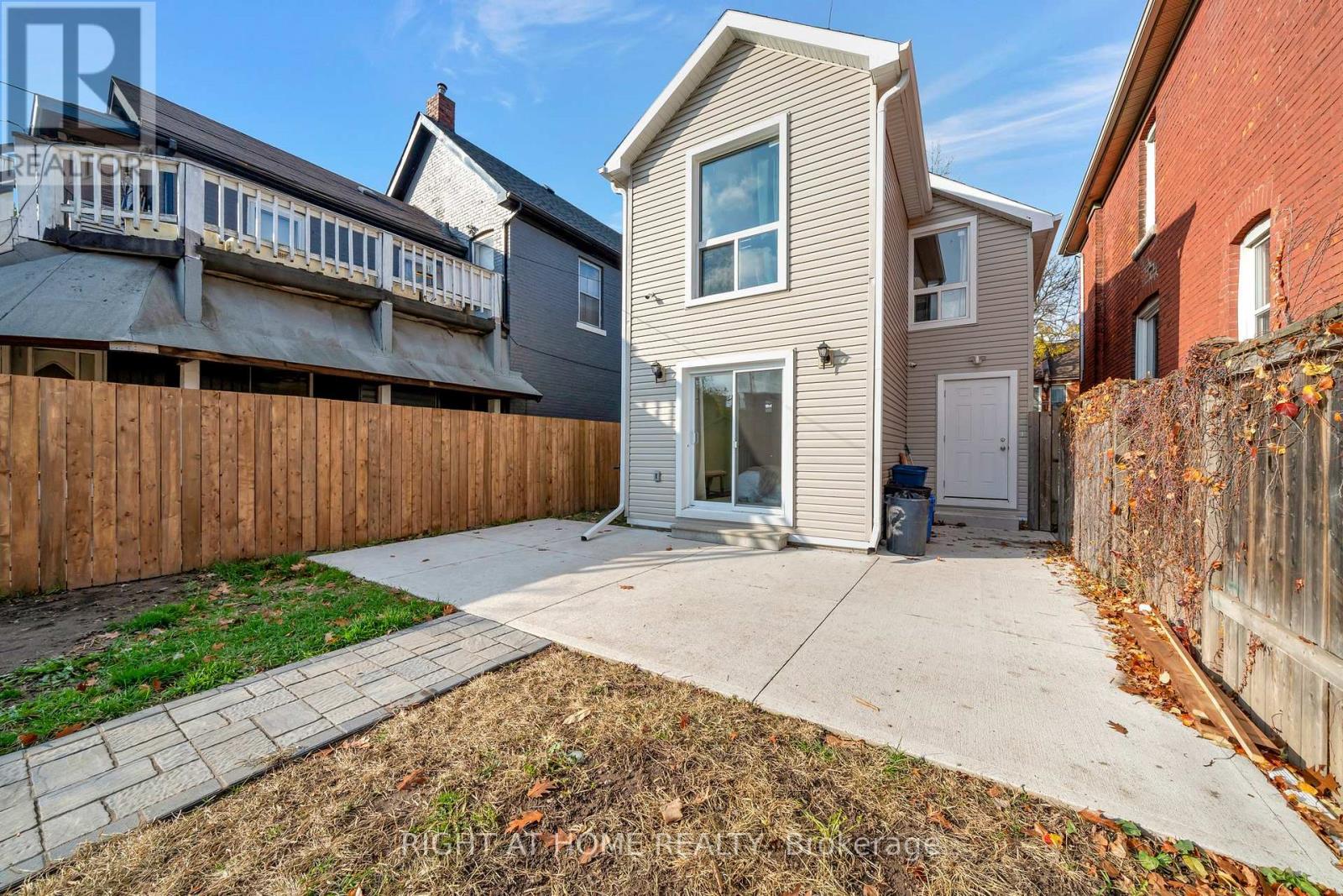 Main - 228 Mary Street, Hamilton, Ontario  L8L 4W1 - Photo 21 - X12740112