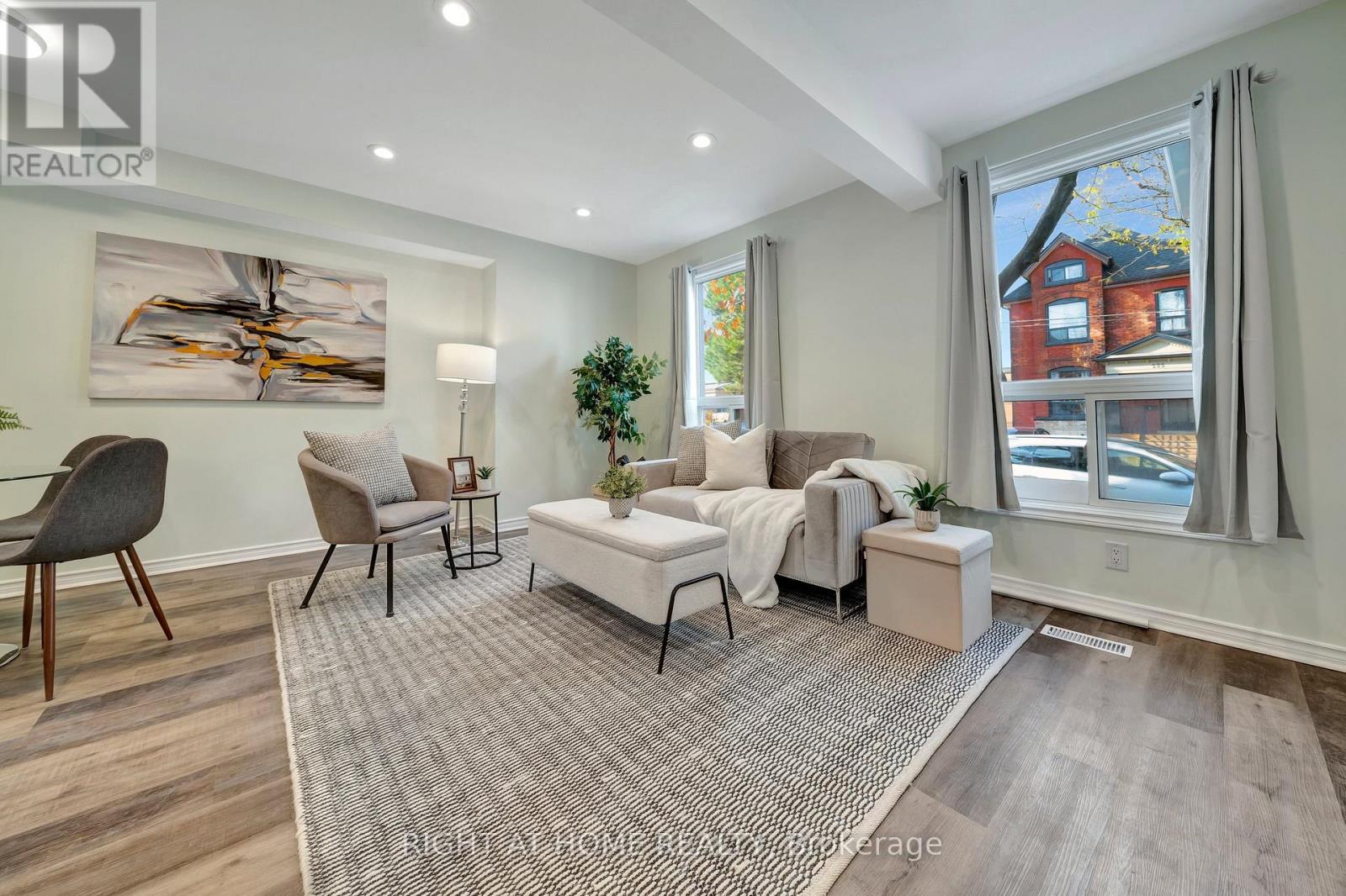 Main - 228 Mary Street, Hamilton, Ontario  L8L 4W1 - Photo 4 - X12740112