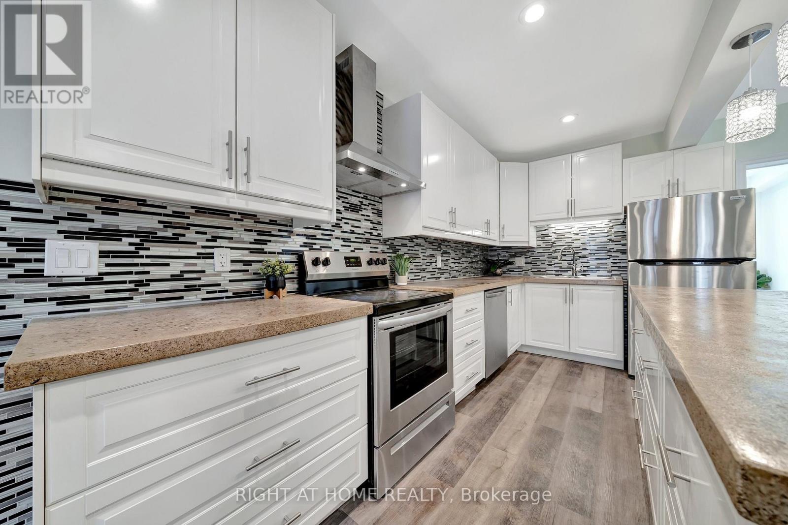 Main - 228 Mary Street, Hamilton, Ontario  L8L 4W1 - Photo 8 - X12740112