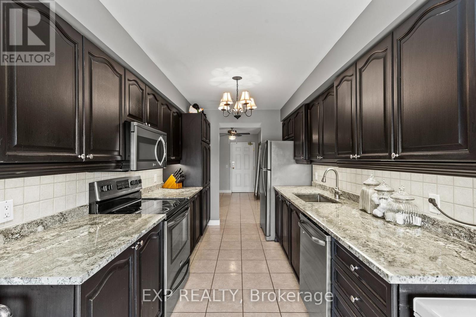 301 - 990 Golf Links Road, Hamilton, Ontario  L9K 1J8 - Photo 17 - X12740154