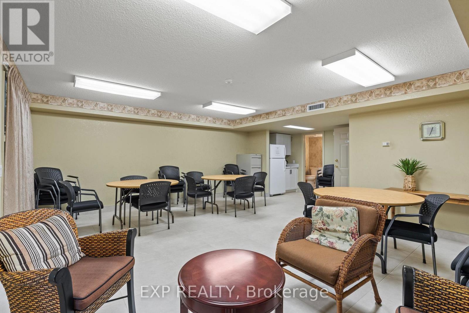 301 - 990 Golf Links Road, Hamilton, Ontario  L9K 1J8 - Photo 29 - X12740154