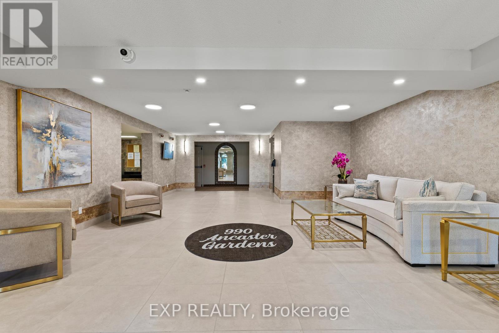 301 - 990 Golf Links Road, Hamilton, Ontario  L9K 1J8 - Photo 3 - X12740154