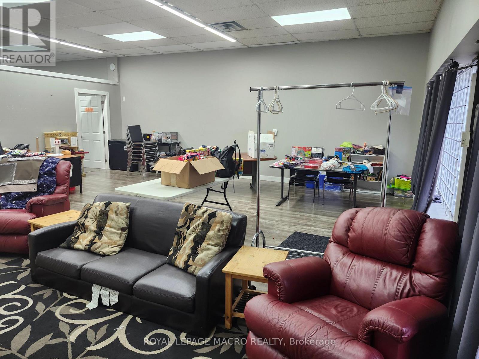 3 - 1022 Barton Street E, Hamilton, Ontario  L8L 3E4 - Photo 4 - X12740194