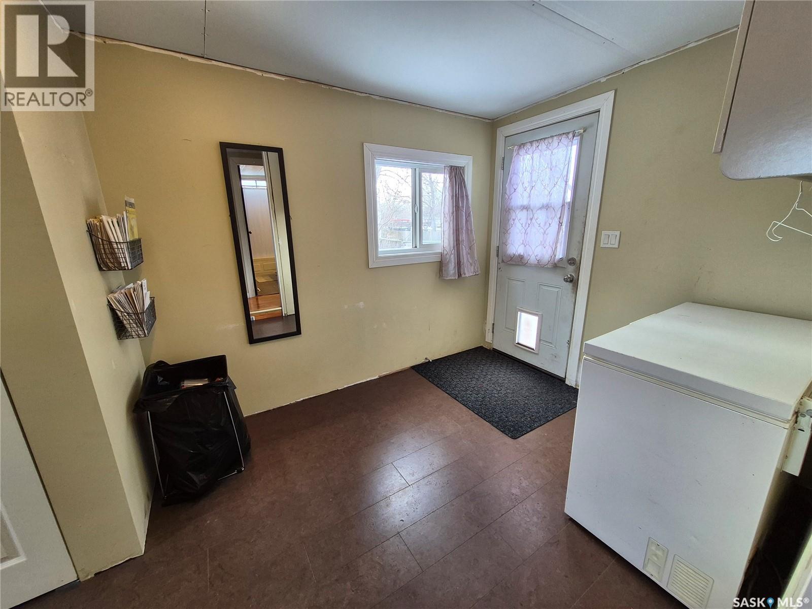 129 17th Street Ne, Weyburn, Saskatchewan  S4H 2N3 - Photo 13 - SK027625