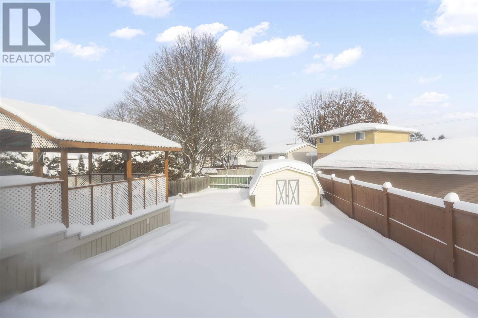 16 Chartwell Dr, Sault Ste. Marie, Ontario P6A 6A2 - Photo 3 - SM260137