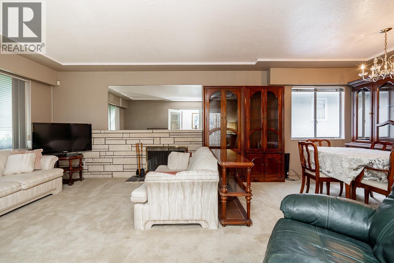 Listing Picture 3 of 40 : 2655 E 53 AVENUE, Vancouver / 溫哥華 - 魯藝地產 Yvonne Lu Group - MLS Medallion Club Member