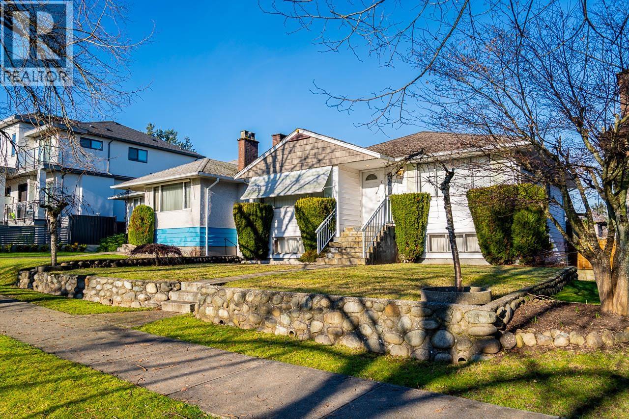 2655 E 53 AVENUE, Vancouver, British Columbia