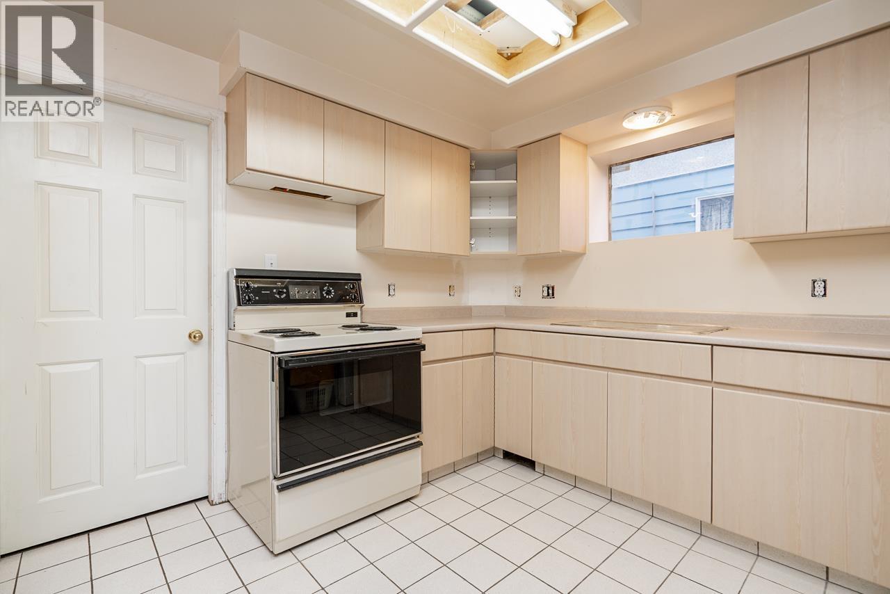 Listing Picture 23 of 40 : 2655 E 53 AVENUE, Vancouver / 溫哥華 - 魯藝地產 Yvonne Lu Group - MLS Medallion Club Member