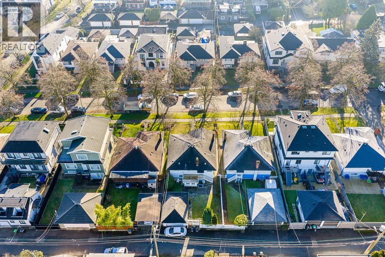 Listing Picture 36 of 40 : 2655 E 53 AVENUE, Vancouver / 溫哥華 - 魯藝地產 Yvonne Lu Group - MLS Medallion Club Member