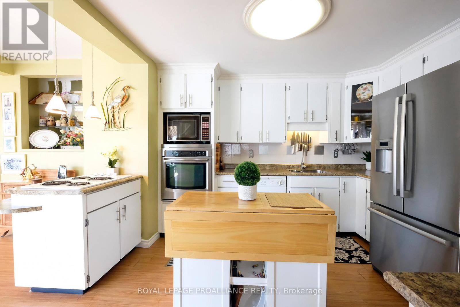 70 Front Street S, Belleville (Belleville Ward), Ontario  K8N 2Y3 - Photo 7 - X12740258