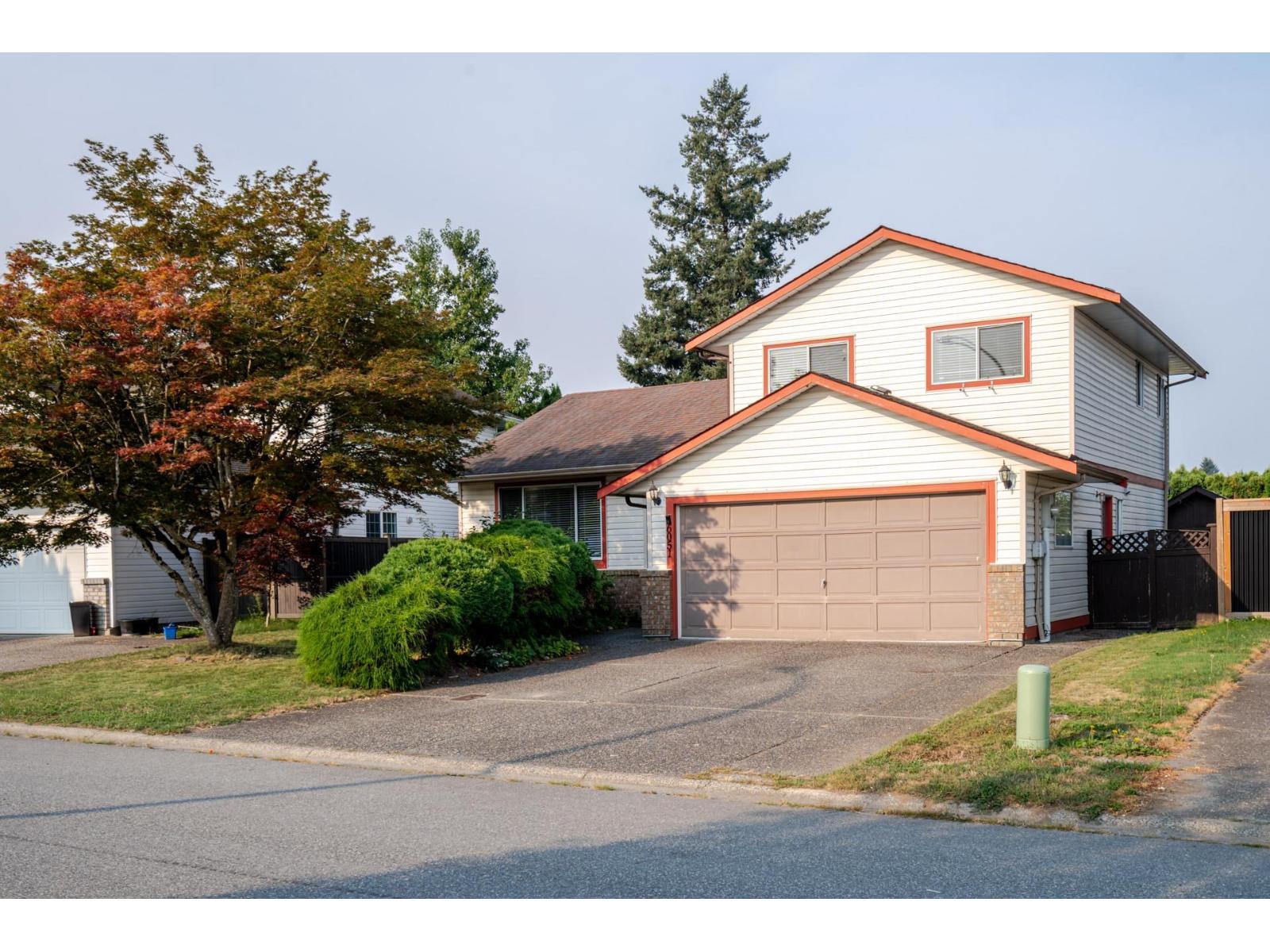 6051 Glenroy Drive, Sardis South, Chilliwack, British Columbia  V2R 2H8 - Photo 2 - R3084541