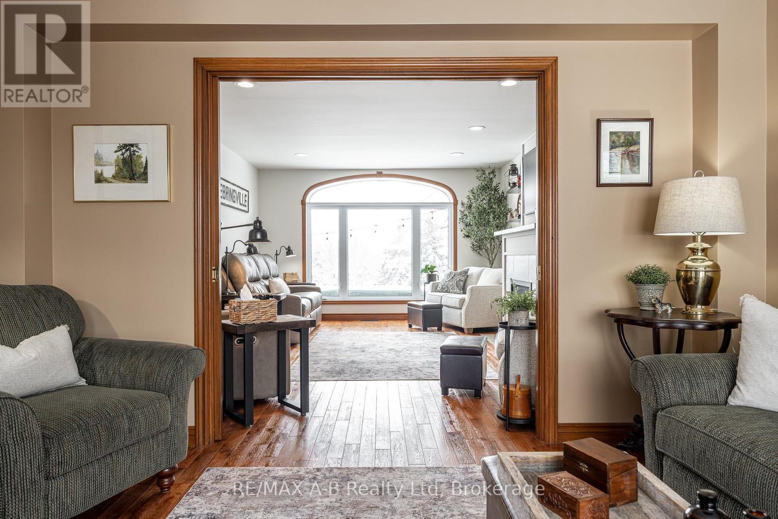 197 Boyce Street, Perth South, Ontario  N0K 1X0 - Photo 10 - X12740328