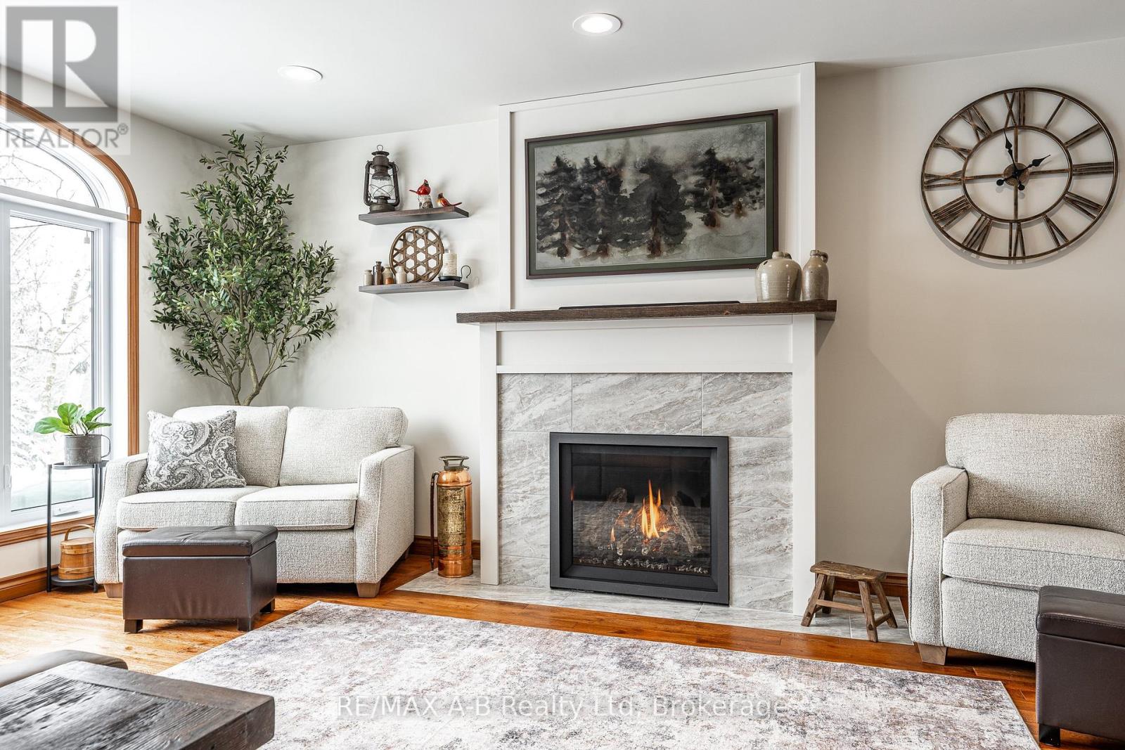 197 Boyce Street, Perth South, Ontario  N0K 1X0 - Photo 13 - X12740328